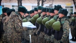 "Күнде басымнан тебеді, ұрады". Әскердегі сарбаз әлімжеттік көріп жүргенін айтты