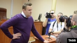 Алексей Навальный на заседании суда по делу "Кировлеса" 