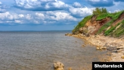 Каховское водохранилище близ села Скельки в Васильевском районе Запорожской области