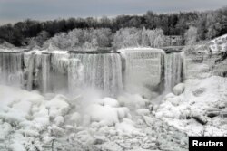 Частично замерзший Ниагарский водопад