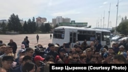 Стихийный митинг на площади Советов в Улан-Удэ